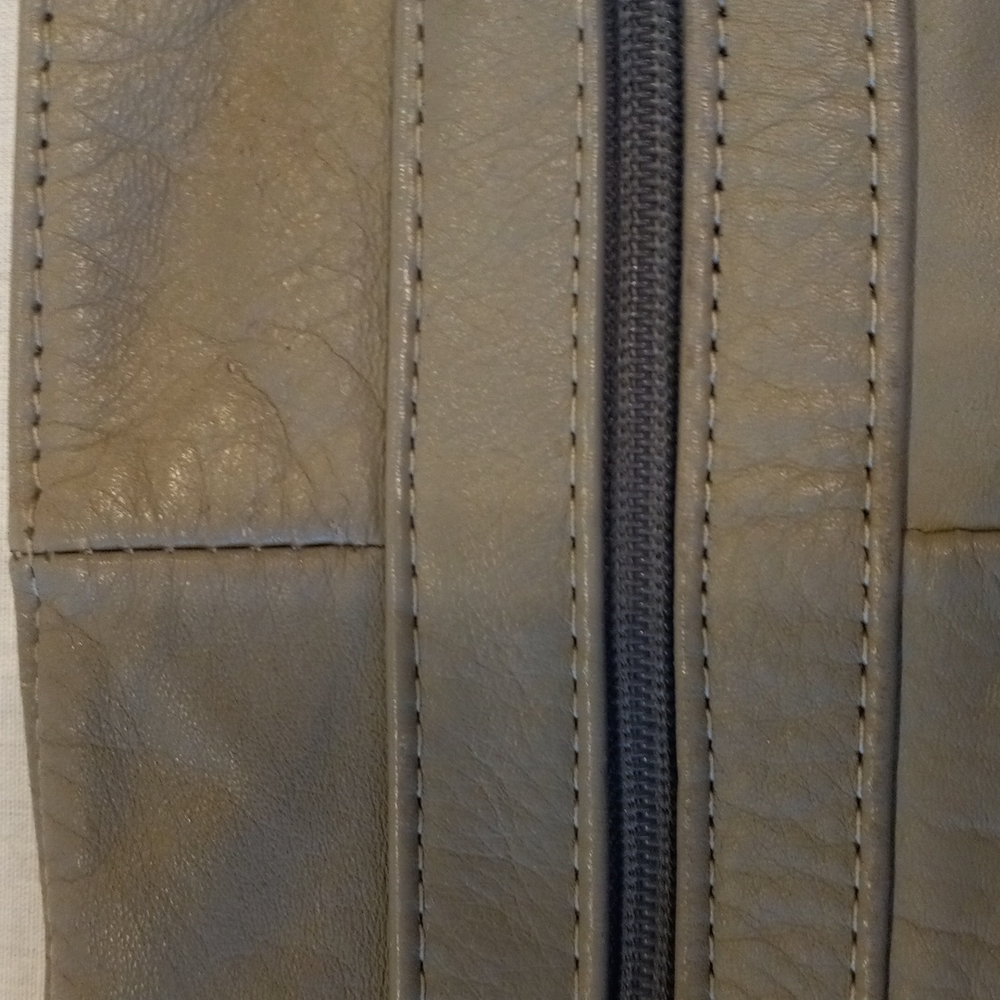Satchel - Picture 3 of 12